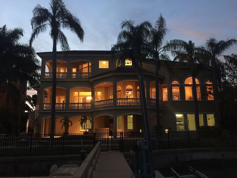 1st image of 219 Poinciana Ln