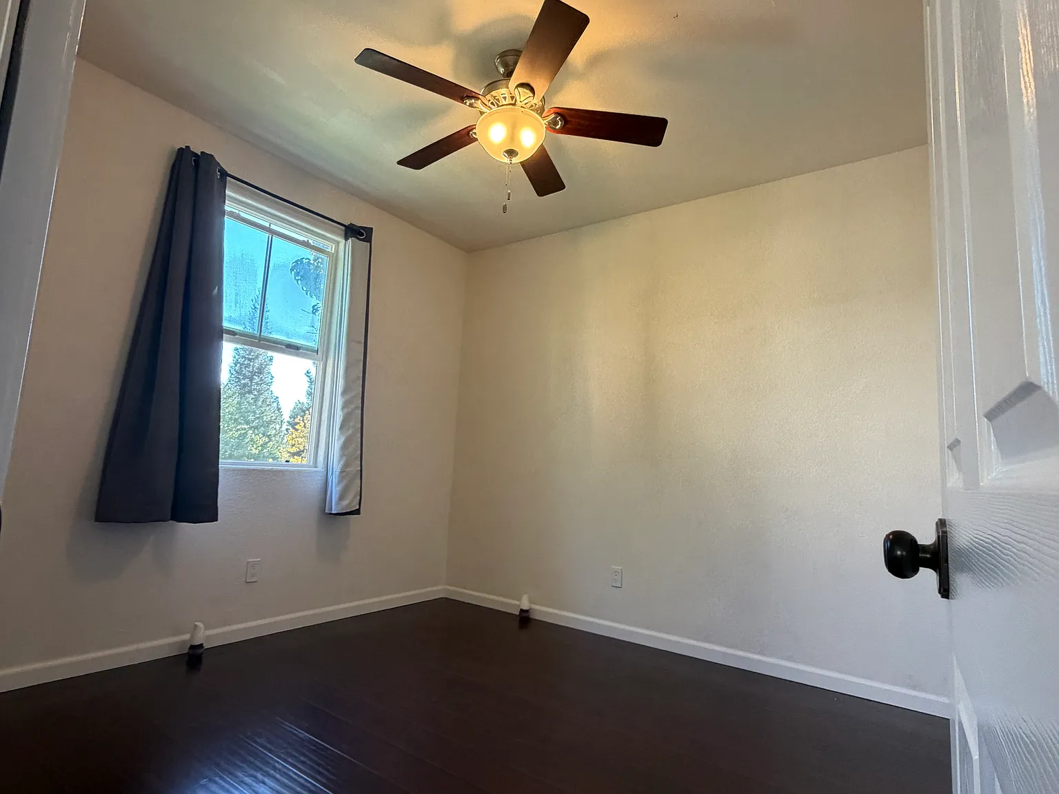 3 bed, 1641 sqft, $2,450 — Photo 2