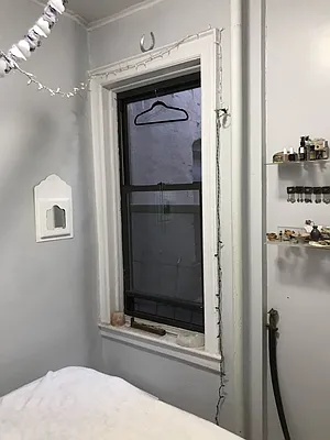 Rented by Nooklyn NYC LLC | media 9