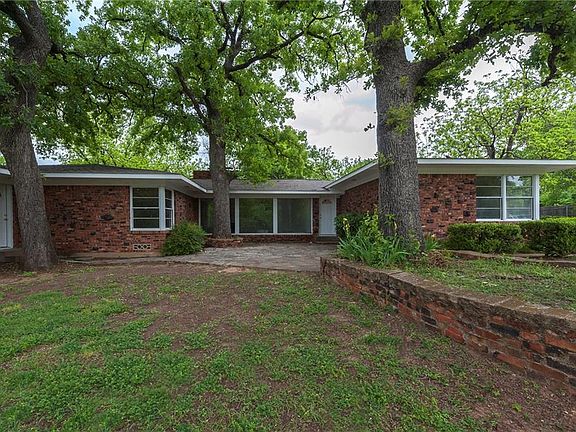 2nd image of 2700 Mimosa Park Dr