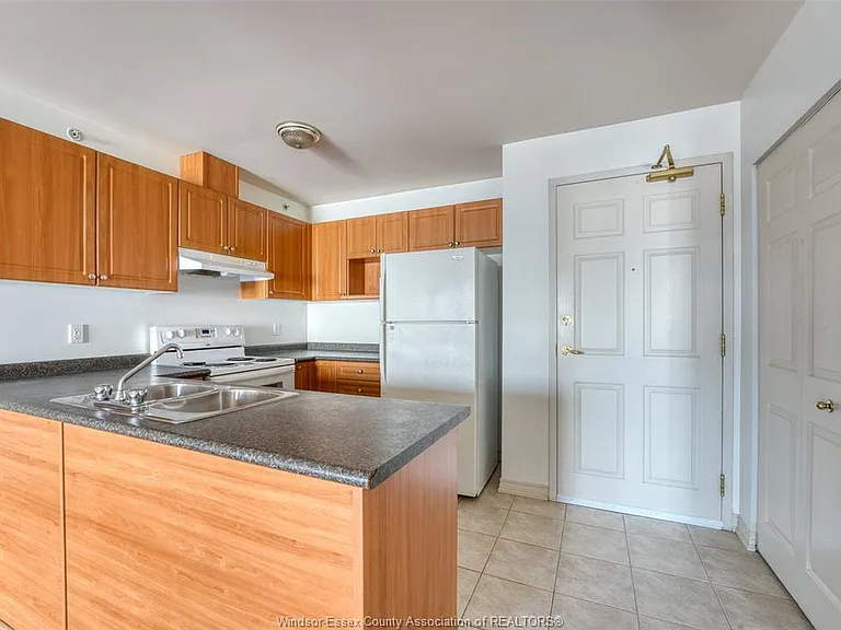 2650 Sandwich West Pkwy #411 — Photo 5