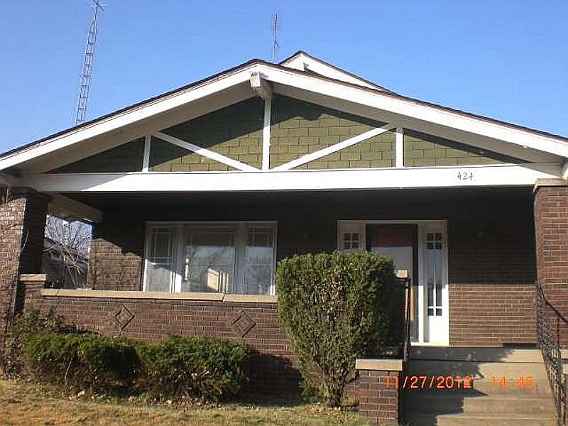 1st image of 424 W Broadway St