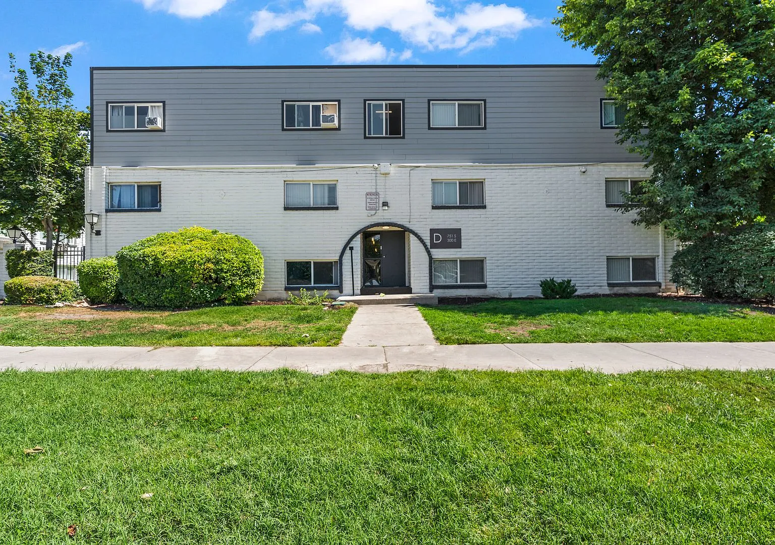 751 S. 300 E. — Photo 1