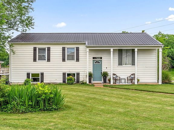 3rd image of 201 W Meadow Dr