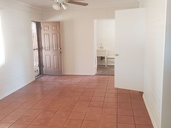 3rd image of 3318 W Mariposa St