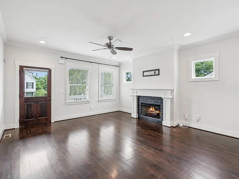 4704B Michigan Ave — Photo 7