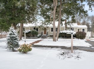 100 Vineyard Rd, Abington, MA 02351