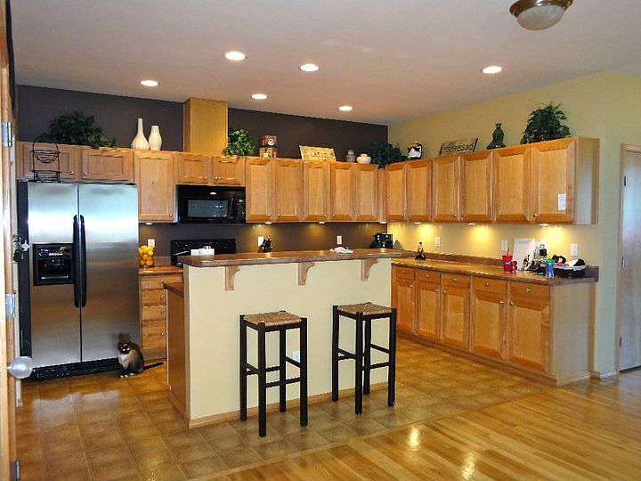 Large Kitchen with island