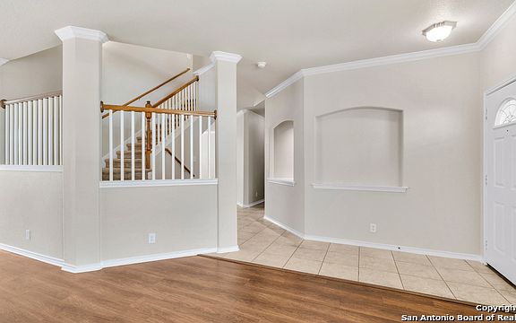 3rd image of 4942 Augusta Sq