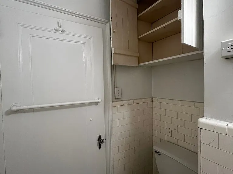 King Edward Annex Apartments — Photo 36