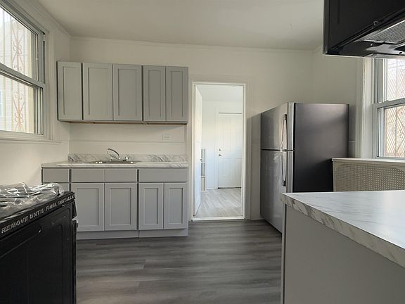 3rd image of 2521 Kennedy Blvd #1