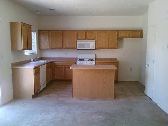 5th image of 10850 Firenze Dr NW