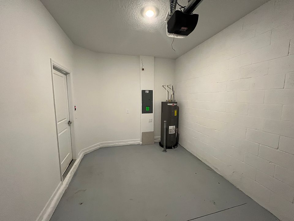 1st image of 2633 Skyline Loop