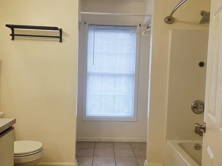 172 Kingston Dr — Photo 13
