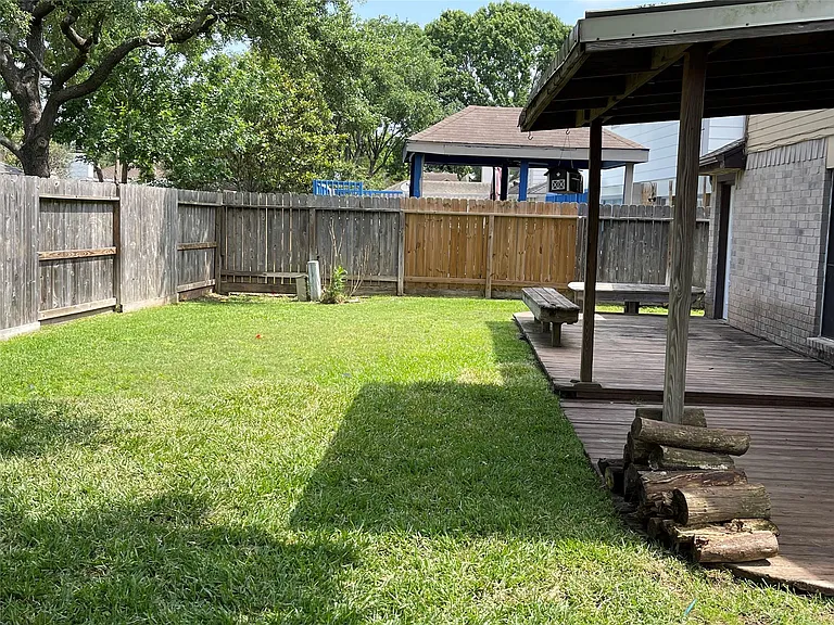 3118 Redcliff Dr — Photo 31