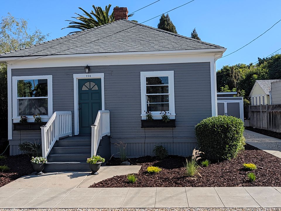 1st image of 205 Short St