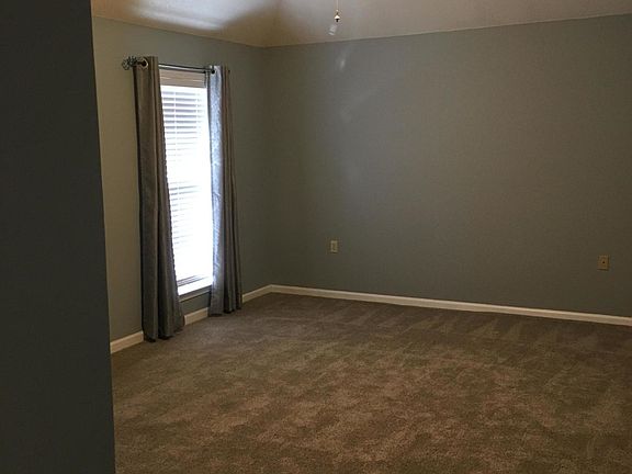 4th image of 5120 Park Place Dr