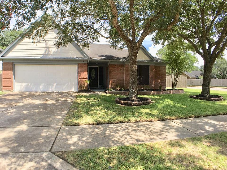 1st image of 3915 Greenwood Dr