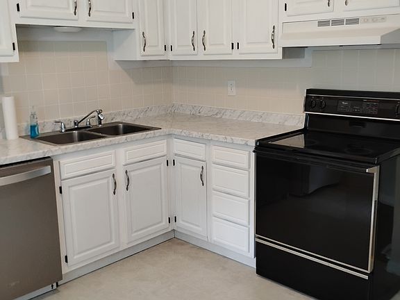 2nd image of 310 Briarwood Ln #B