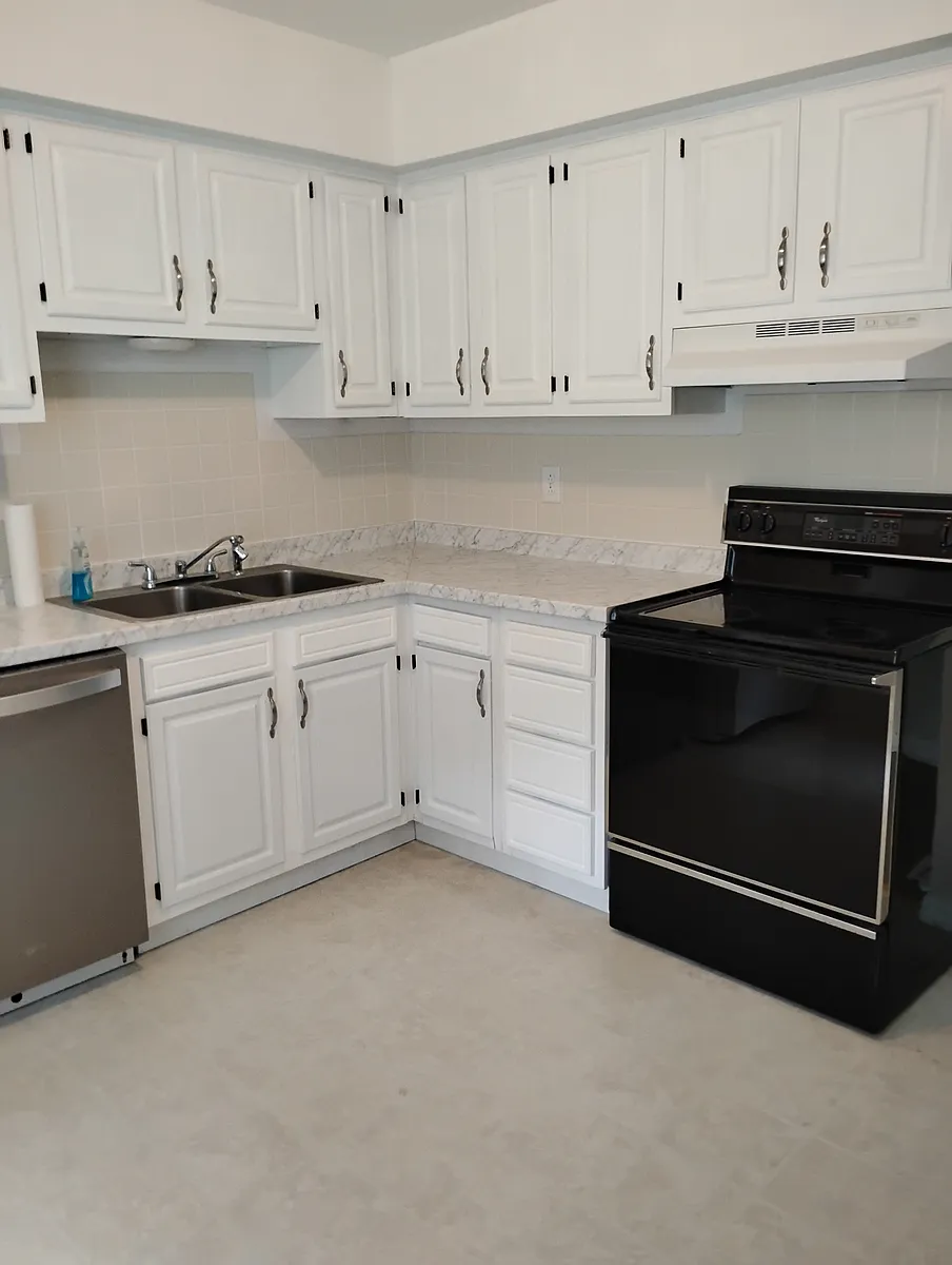 Building Photo - 310 Briarwood Ln #B