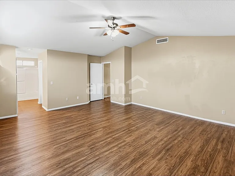 9957 E Paseo — Photo 9
