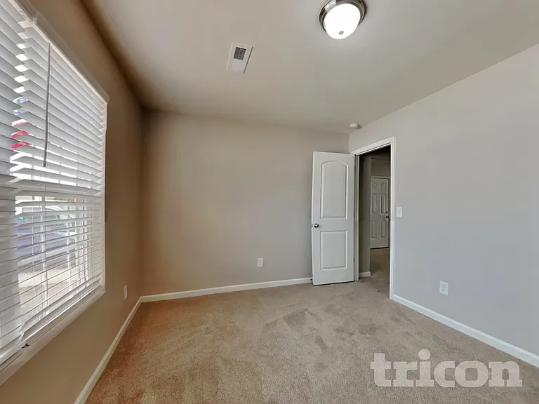 129 Ridgemoore Ct — Photo 15