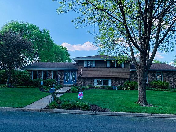 2nd image of 602 Thomas Dr
