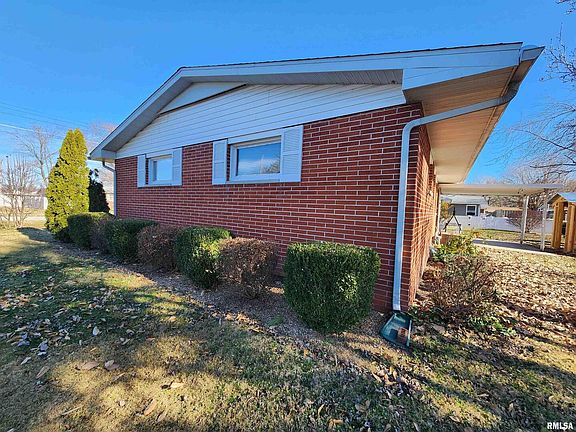 3rd image of 519 E Mallory Ln