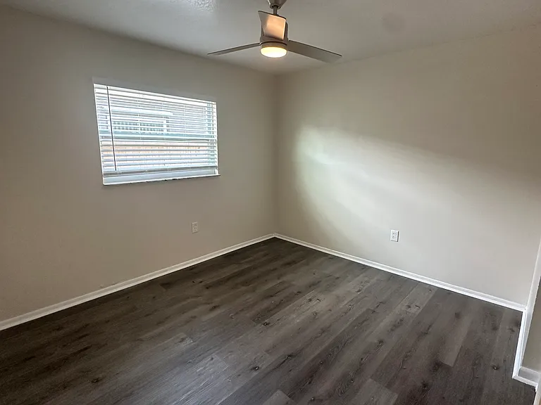 6800 59th Ln N — Photo 11