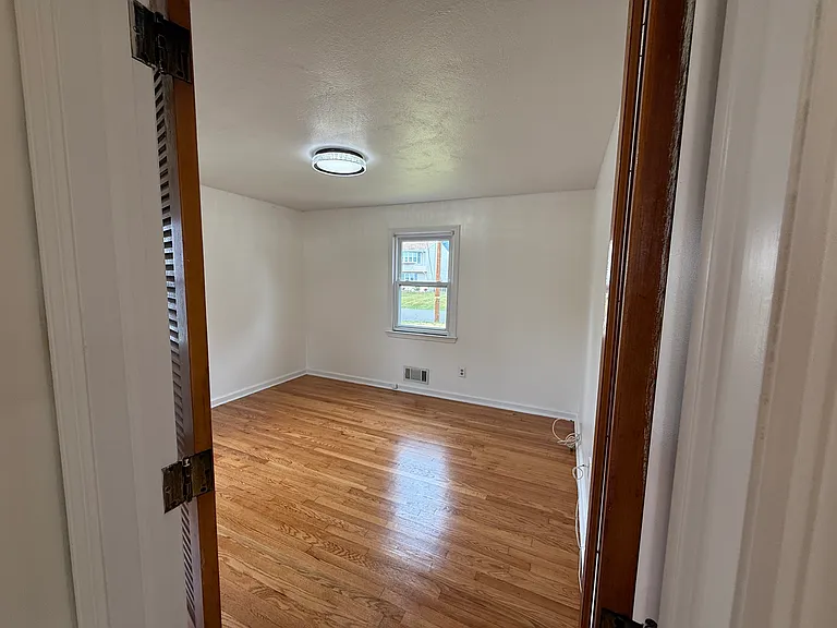585 Mountainview Dr — Photo 14