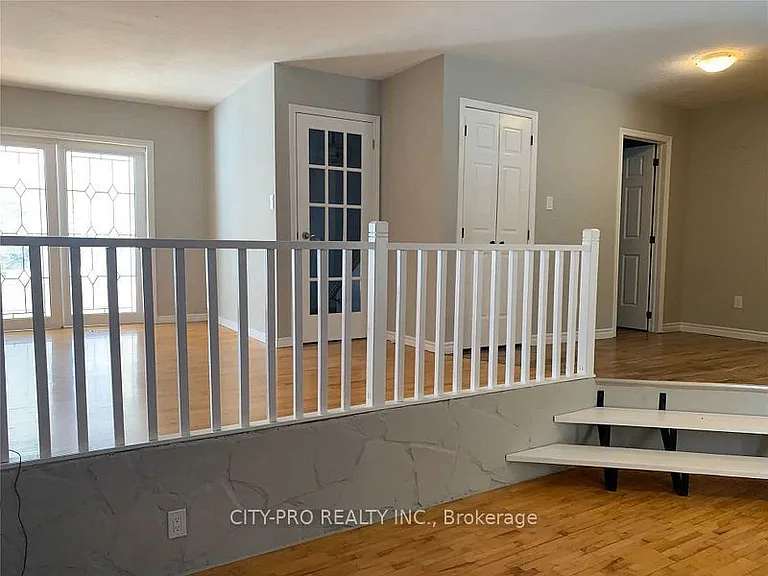 513370 2nd Line #MAIN FLOOR — Photo 5