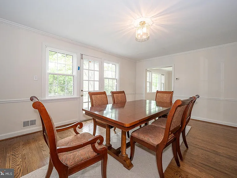 538 Conestoga Rd — Photo 9