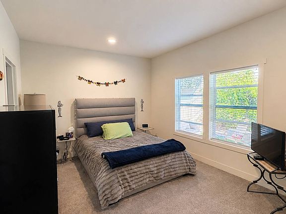 5th image of 809 Discovery St Space 83