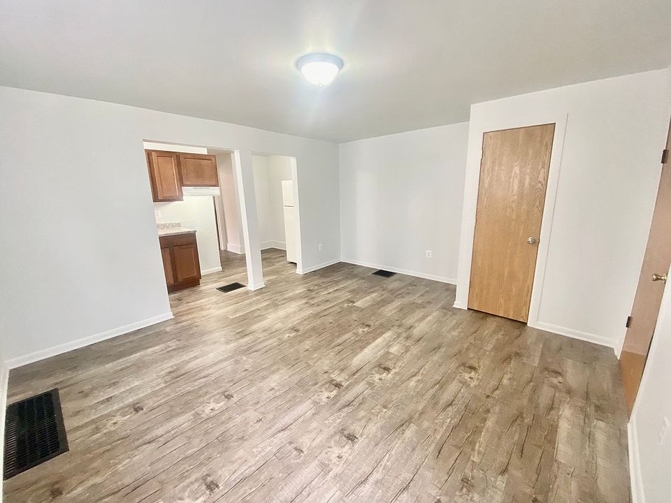 1st image of 419 Washtenaw Rd APT 2