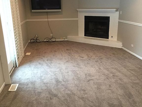 Family Room w/Fireplace
