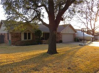 6756 Fair Meadows Dr, North Richland Hills, TX 76182