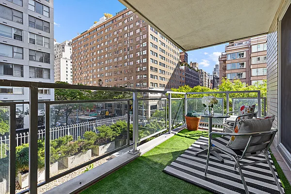 Sold by Compass | media 21