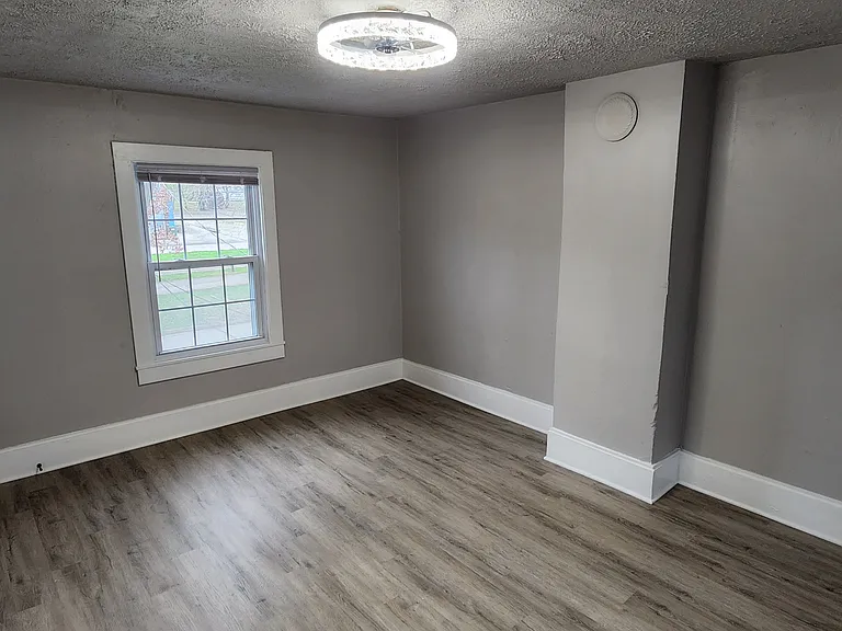 85 Maple St — Photo 23