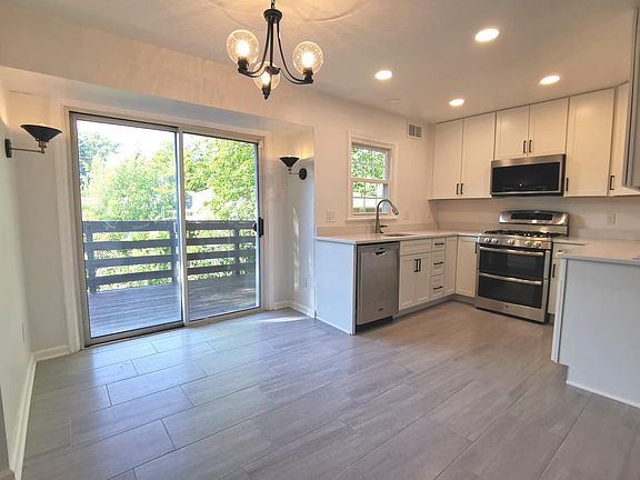 2nd image of 7402 Beverly Manor Dr