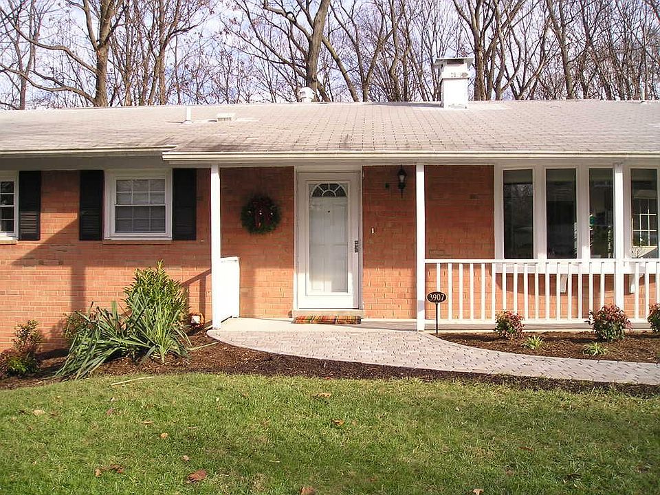 1st image of 3907 Moss Dr
