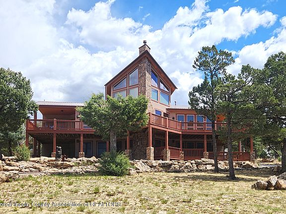 3rd image of 507 Excalibur Rd