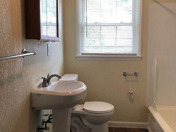 5th image of 2738 Watson Blvd APT 3