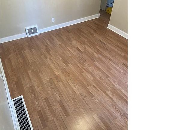 4th image of 4736 Wren Ave