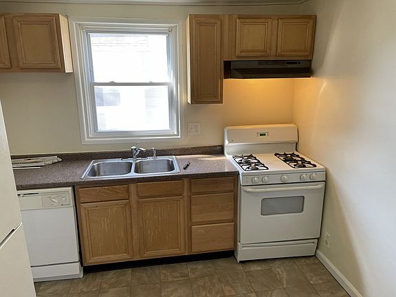 4th image of 4210 Raspe Ave