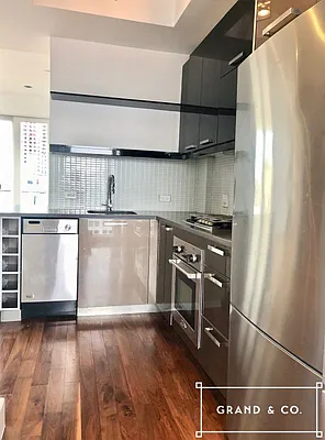 Rented by Grand & Co. | media 32
