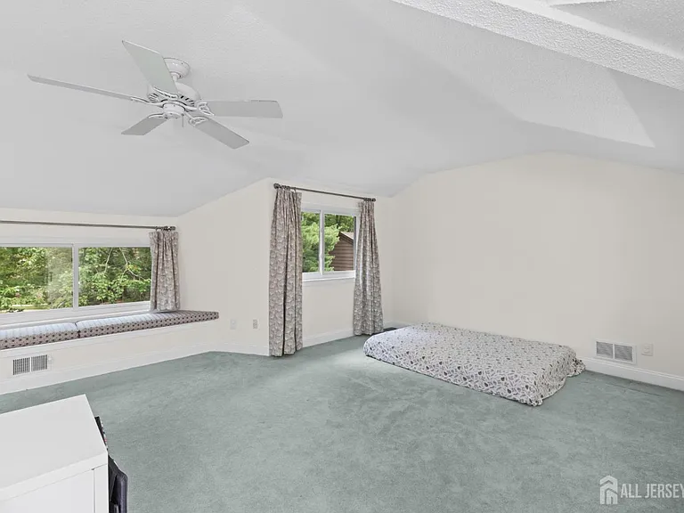130 Sayre Dr #130 — Photo 28