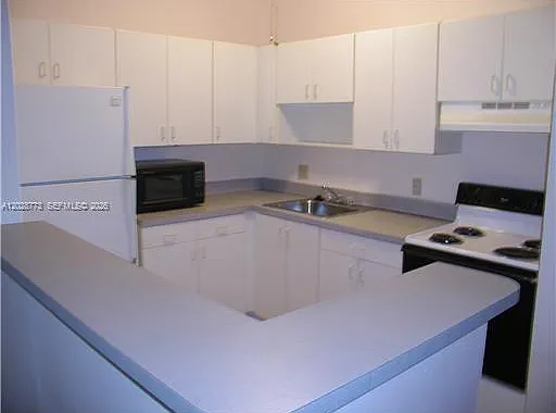 9729 Hammocks Blvd #206E — Photo 2