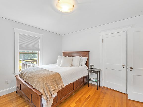 4th image of 38-40 Winton St #2