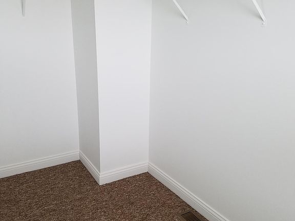 3rd image of 3809 Camelot Dr