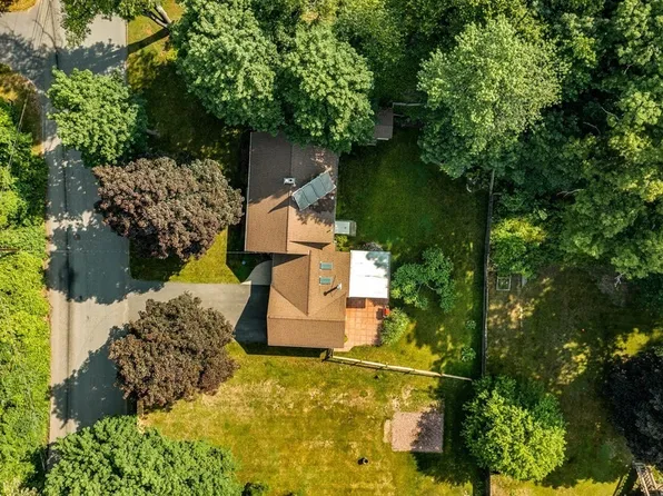 7 Geraldine St, Palmer, MA 01069